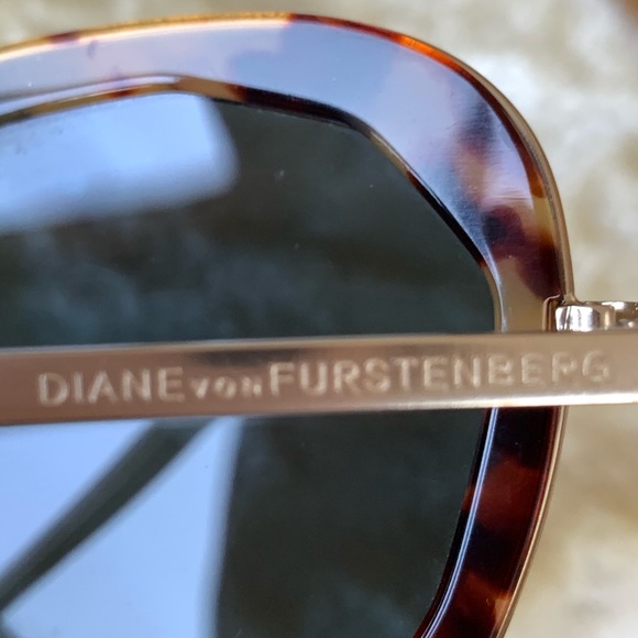 Diane von Furstenberg sunglasses - Picture 4 of 5